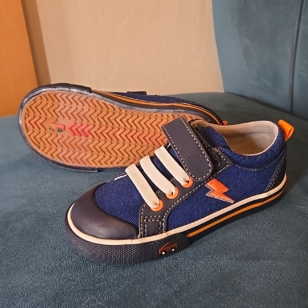 Kids See Kai Run Navy Bolt Sneakers New Without Box